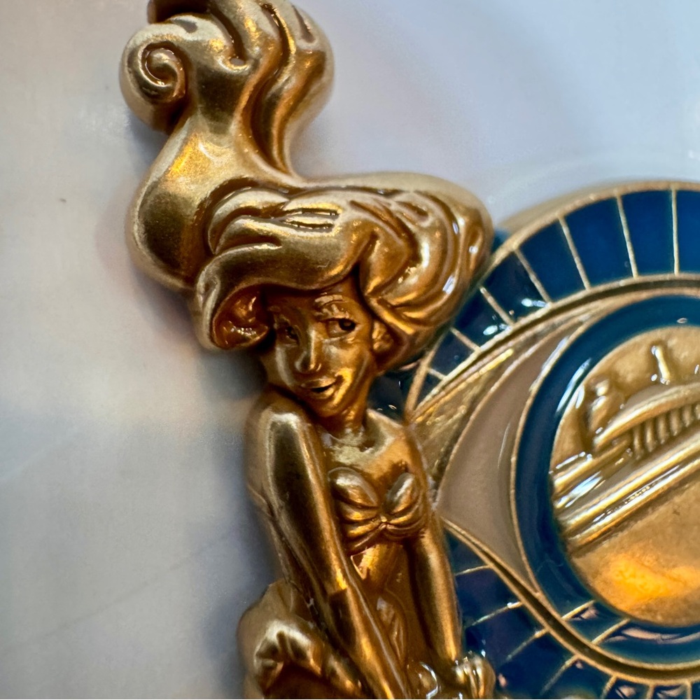 NWT. Disney Cruise Line (DCL) Atrium Statue Ariel pin for the Disney Wonder ship - Picture 5 of 9